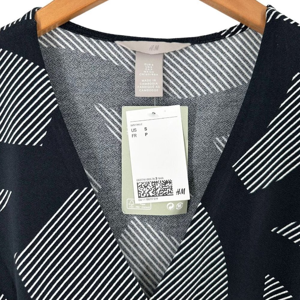NEW/NWT H&M Black White Striped Jersey Short Sleeve Wrap Dress Size Small - Picture 4 of 6